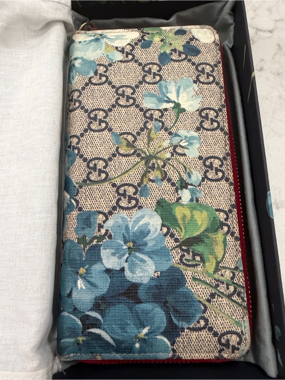 Gucci Blooms Supreme Red Zip wallet
